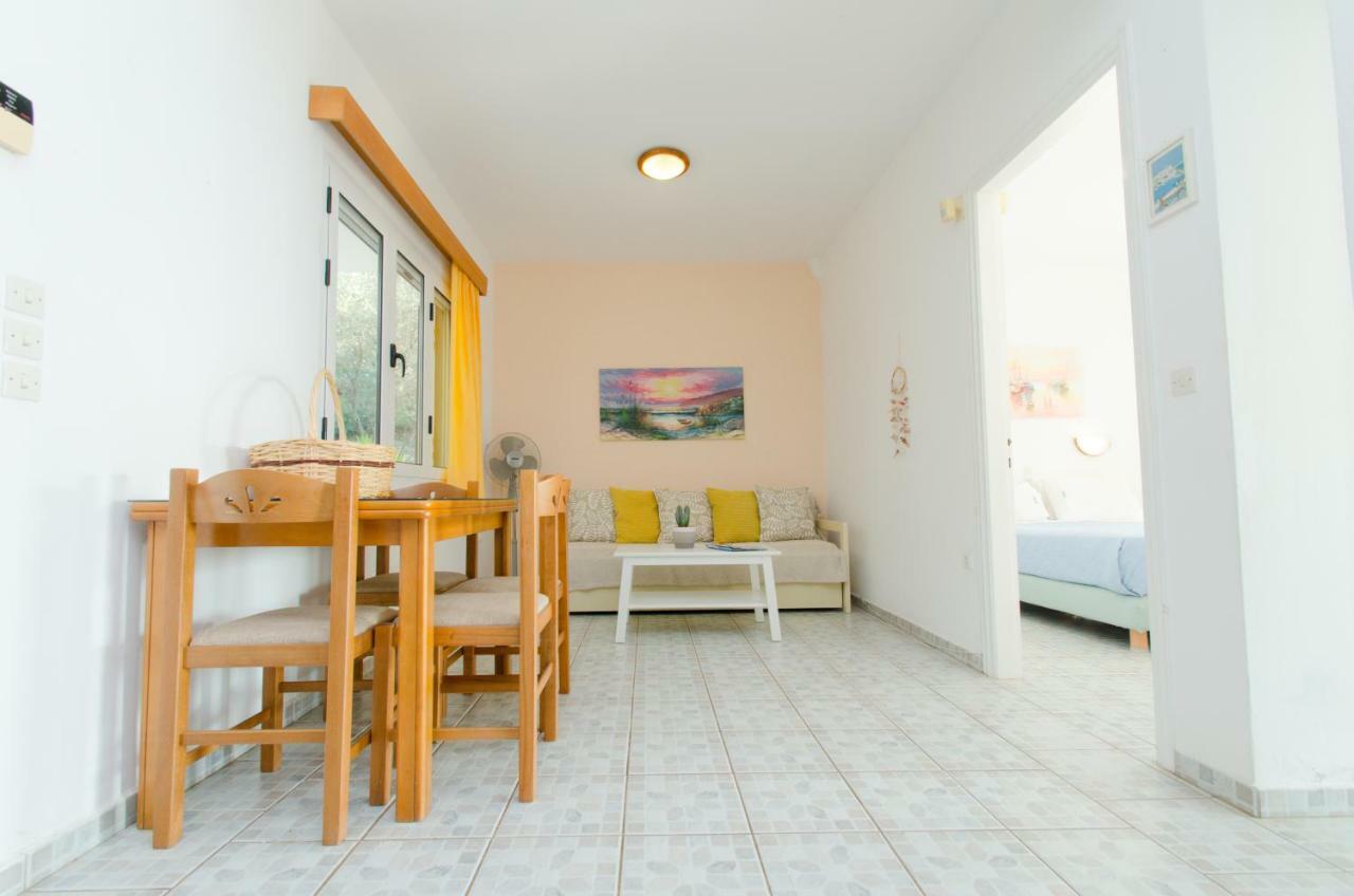 Natural Blue Green Apartment Almiros Beach Exterior photo